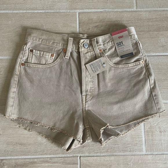 NWT Levi’s 501 High Rise Tan Jean Shorts - Picture 4 of 5